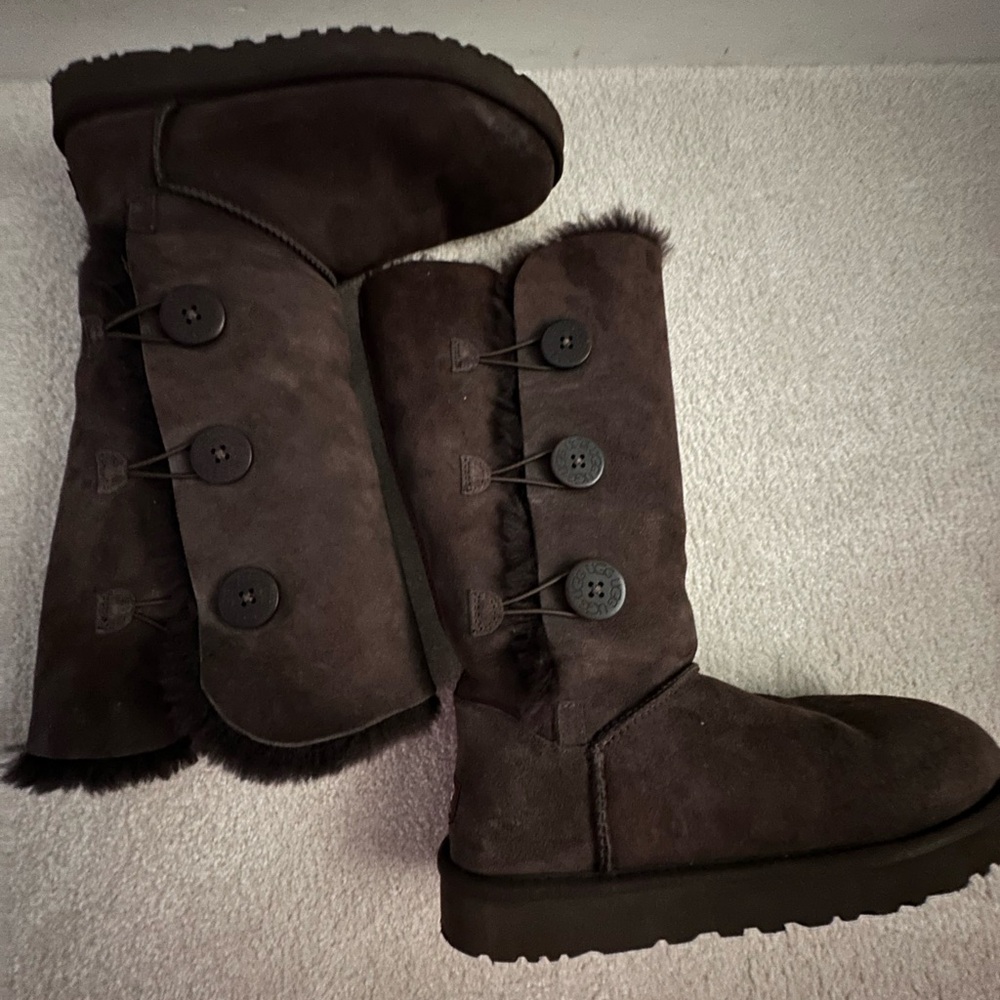 UGG Bailey Button Brown Fur Lined Boots Size 10